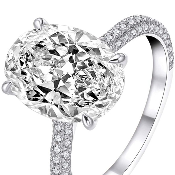 18k Brilliant Diamond Ring - Picture 5 of 13